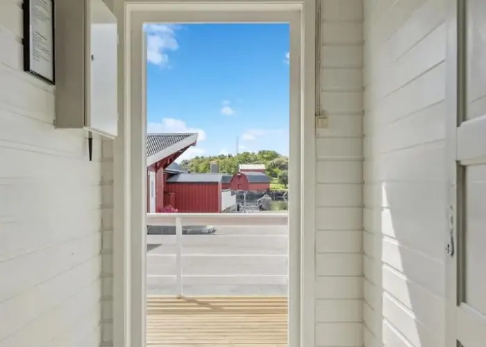Ytterviks Rorbu Lofoten With Private Sauna بيت للعطل