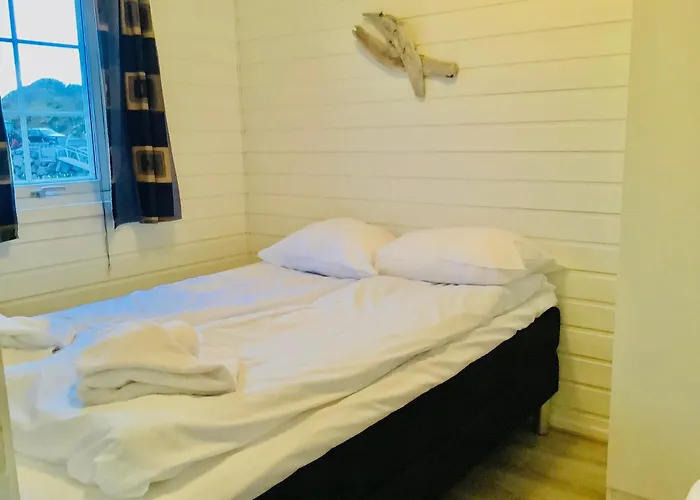 Ytterviks Rorbu Lofoten With Private Sauna * ستامسوند